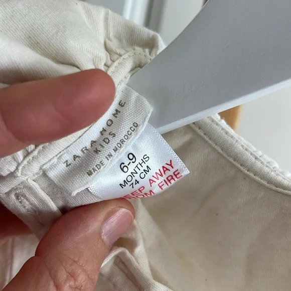 Zara Beige 6-9 onesie with beautiful detail on collar Worn only 2 times - Picture 3 of 3